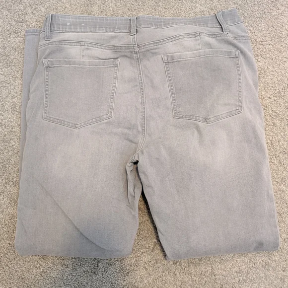 White House Black Market Light Gray Jeans - Picture 5 of 7